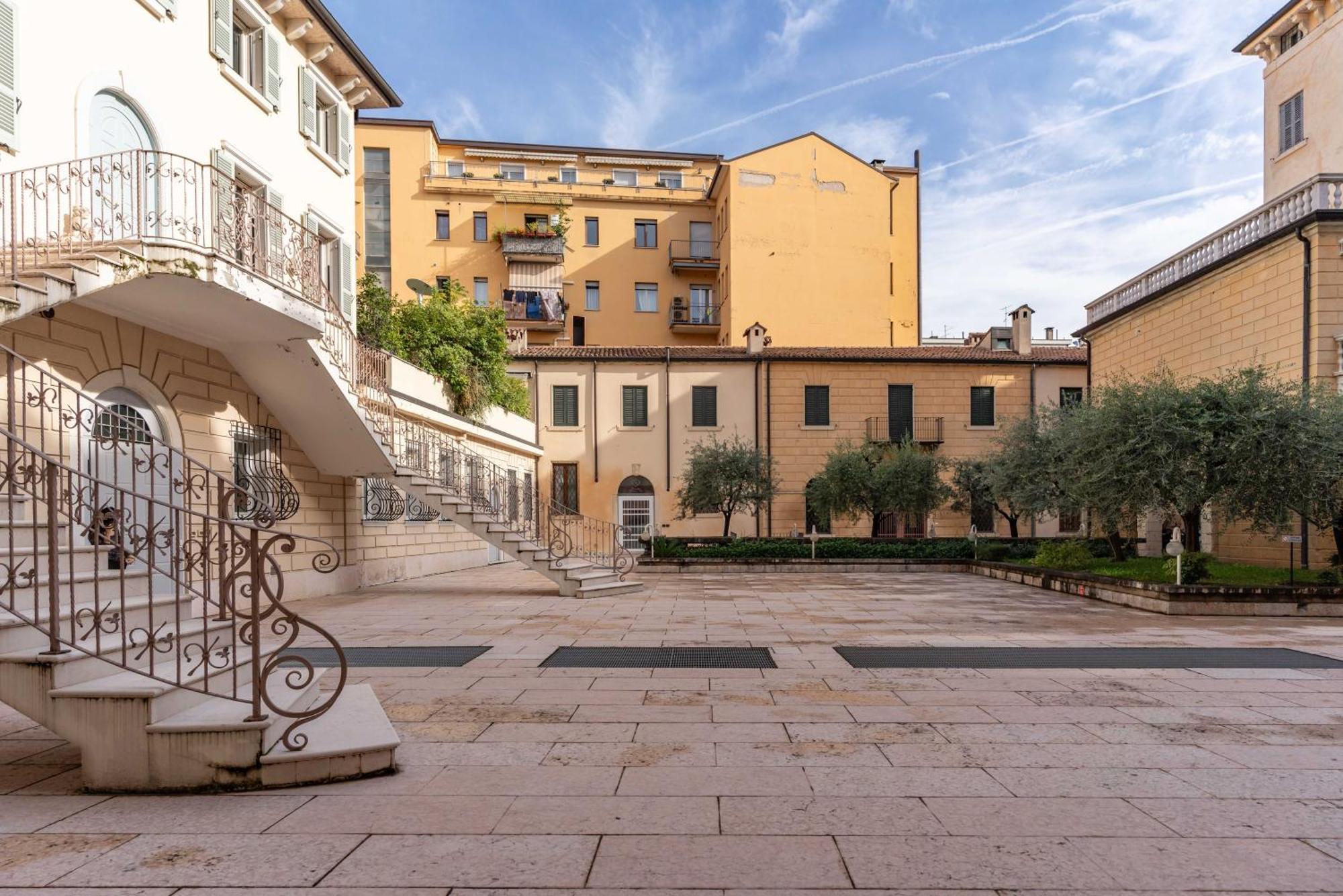 -Near Arena & Parking - Pet Friendly Historical Arena Palace Leilighet Verona Eksteriør bilde